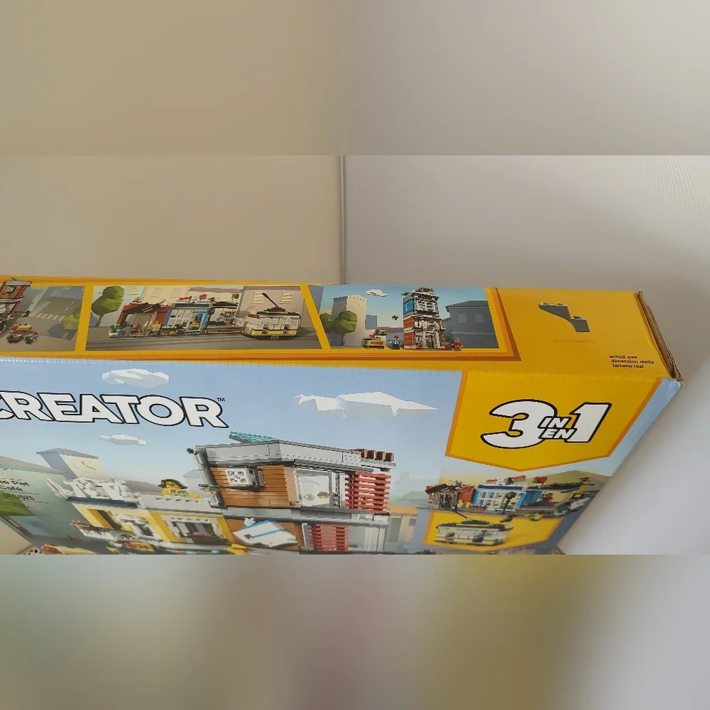 Lego Creator 3-in-1 31097 Townhouse Pet Shop And Cafe NWT Building Toy Set